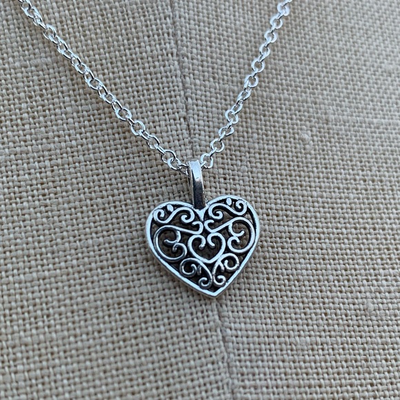 NWT Sterling Silver Plated Chain & Alloy Heart Charm Necklace - Picture 3 of 10